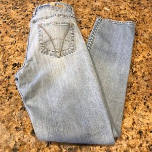 Kut from the Cloth Katy boyfriend jean, size 6
